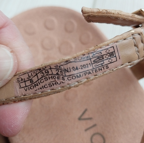 Vionic Lizbeth Sandals - Picture 7 of 7